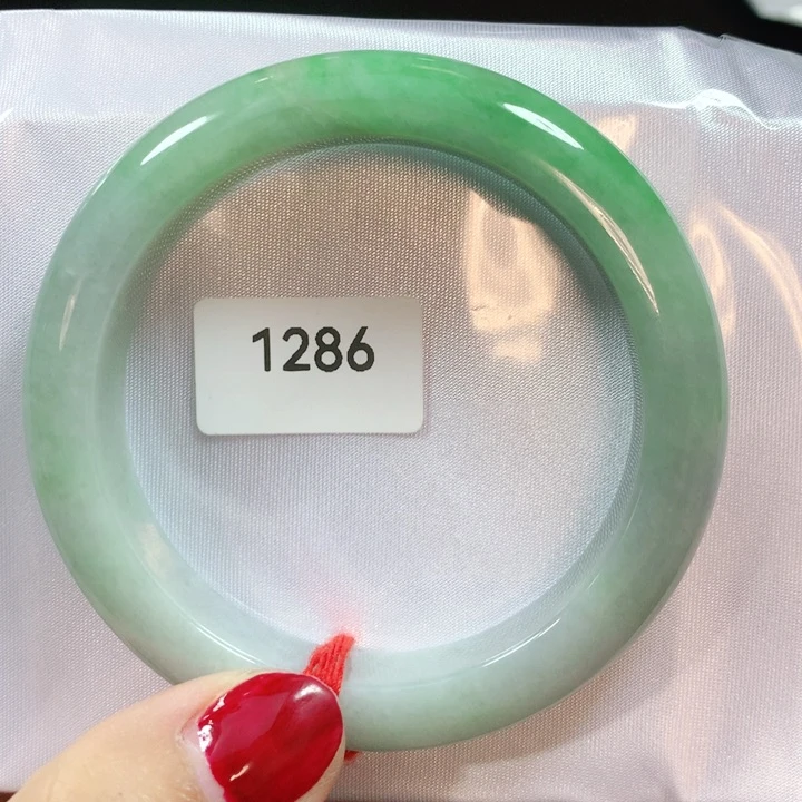 翡翠手镯未镶嵌天然翡翠手镯02