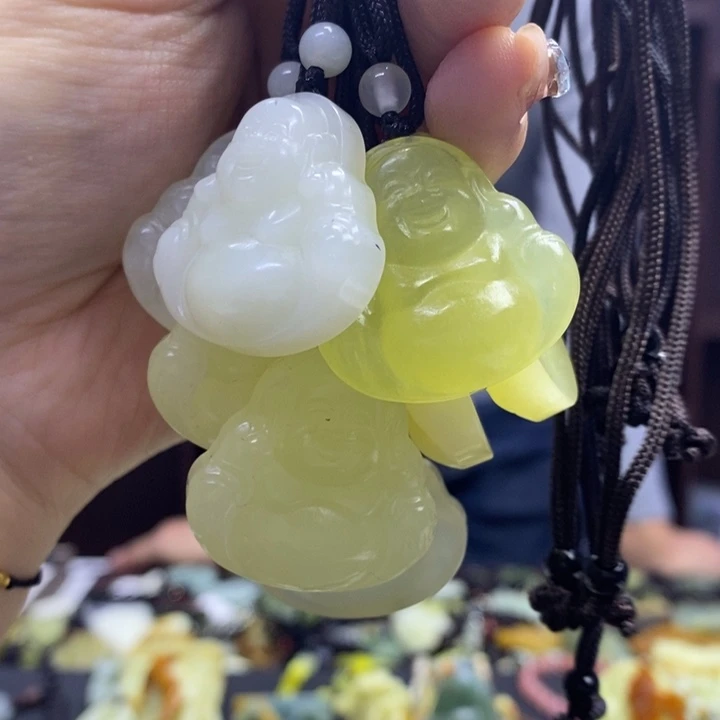 蛇纹石玉未镶嵌颈饰多样性发其一