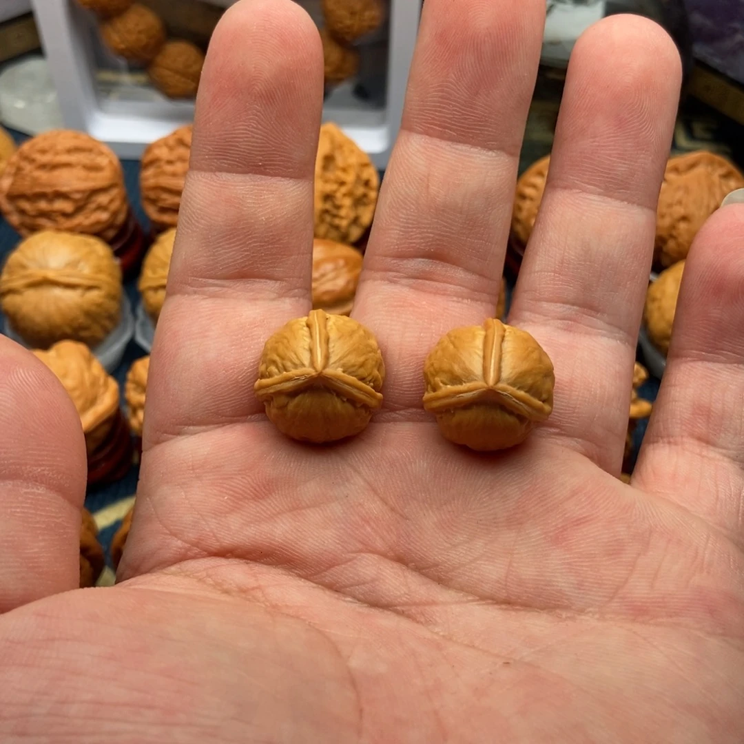 文玩核桃把件文**鹿三棱