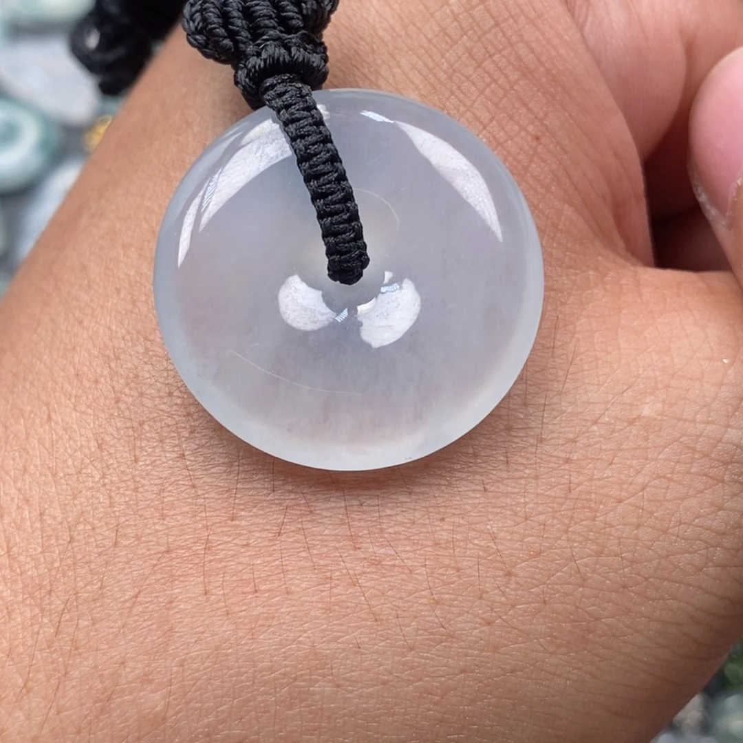 翡翠未镶嵌颈饰平安扣