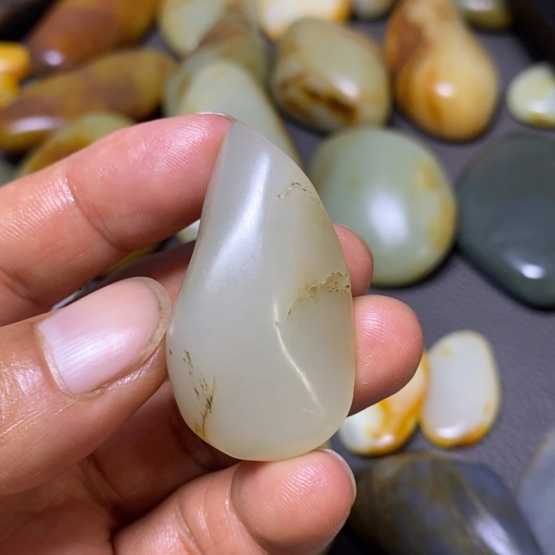 未镶嵌和田玉（糖玉）挂件