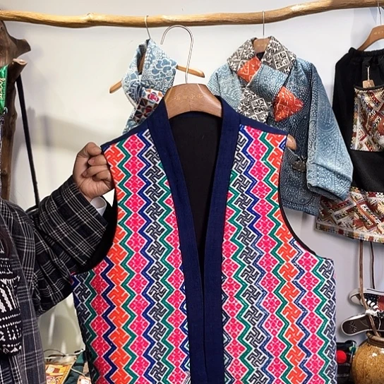 织绣手工制作工艺马甲