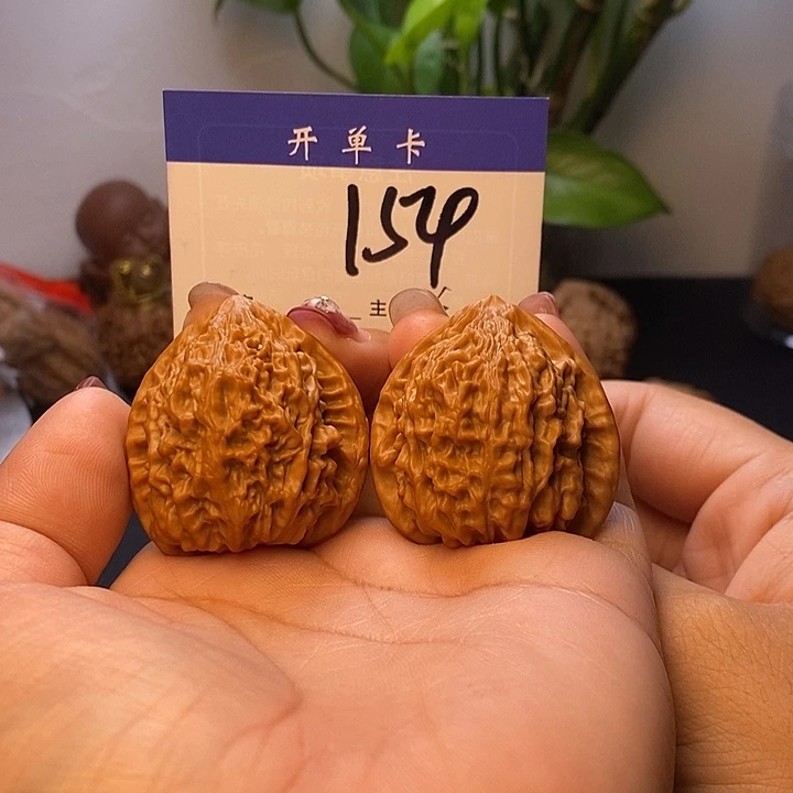吊坠桃核金牛37无刀痕s