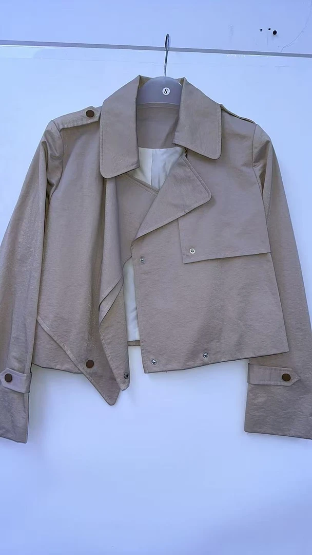 小翻领双排扣复式小风衣 814135