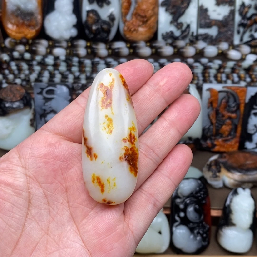 颈饰未镶嵌和田玉