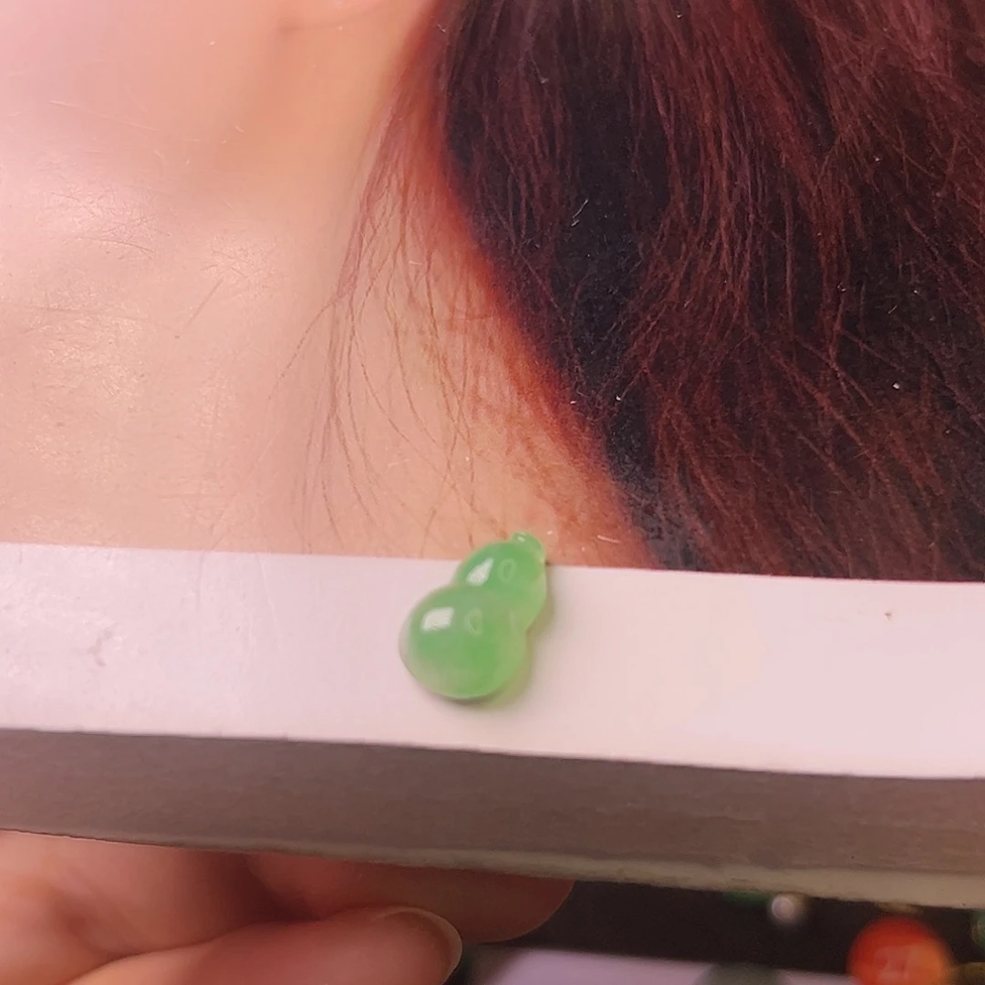 用***1定制翡翠未镶嵌葫芦