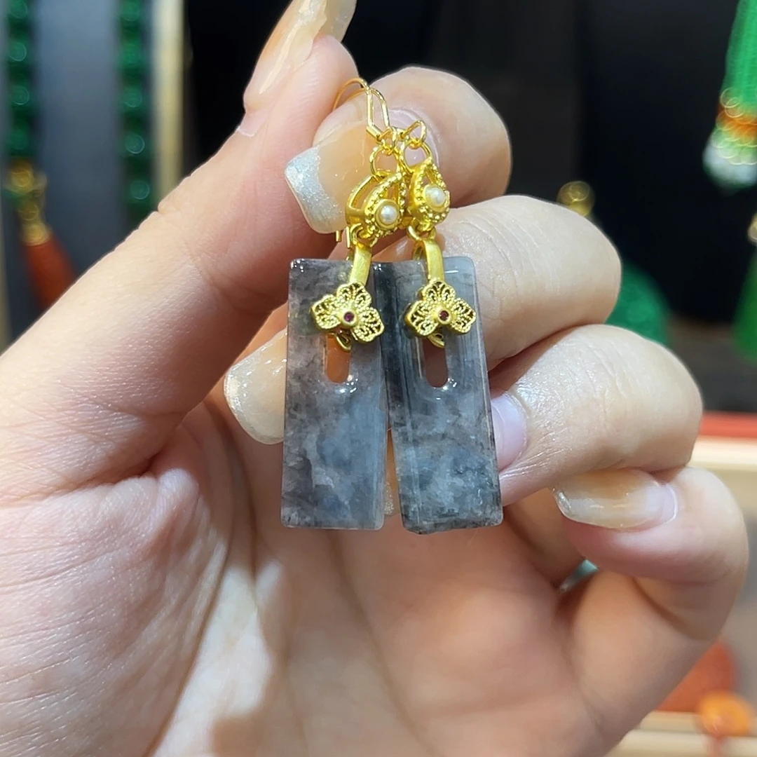 翡翠未镶嵌耳饰乌鸡