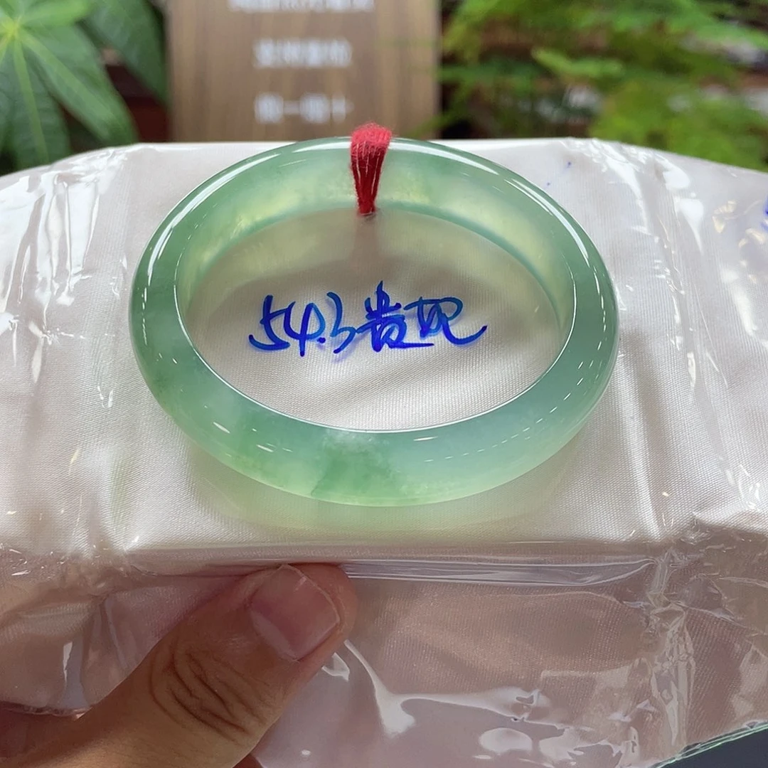 翡翠未镶嵌手镯67