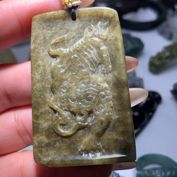 翡翠未镶嵌颈饰保真天然A货翡翠