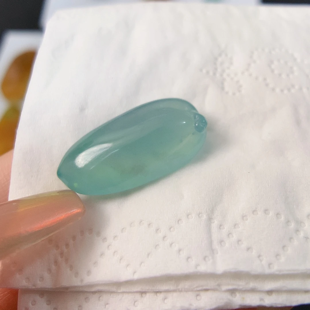 翡翠未镶嵌颈饰福瓜