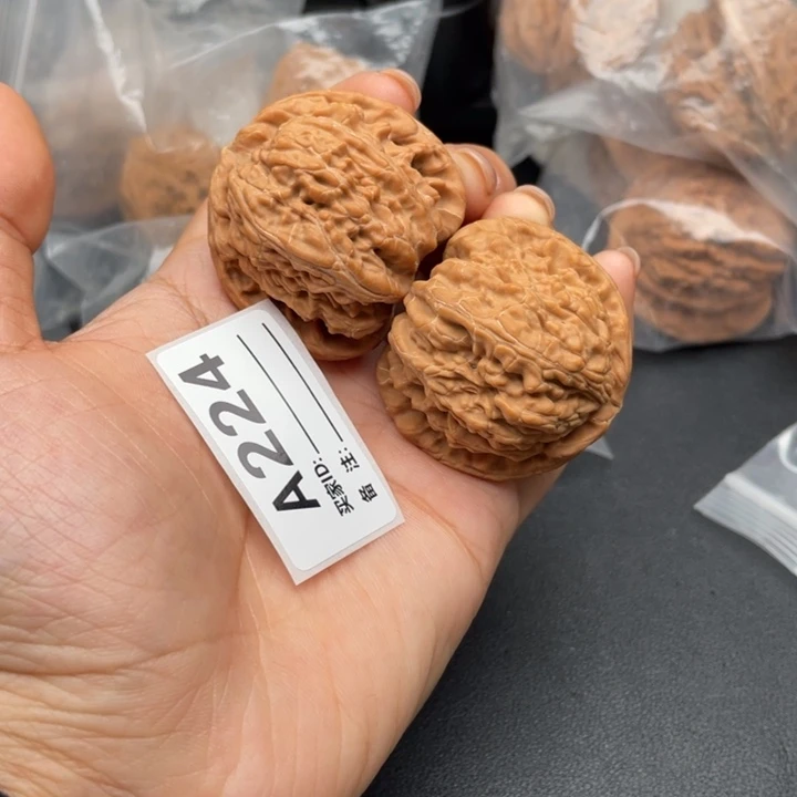 文玩核桃吊坠核桃