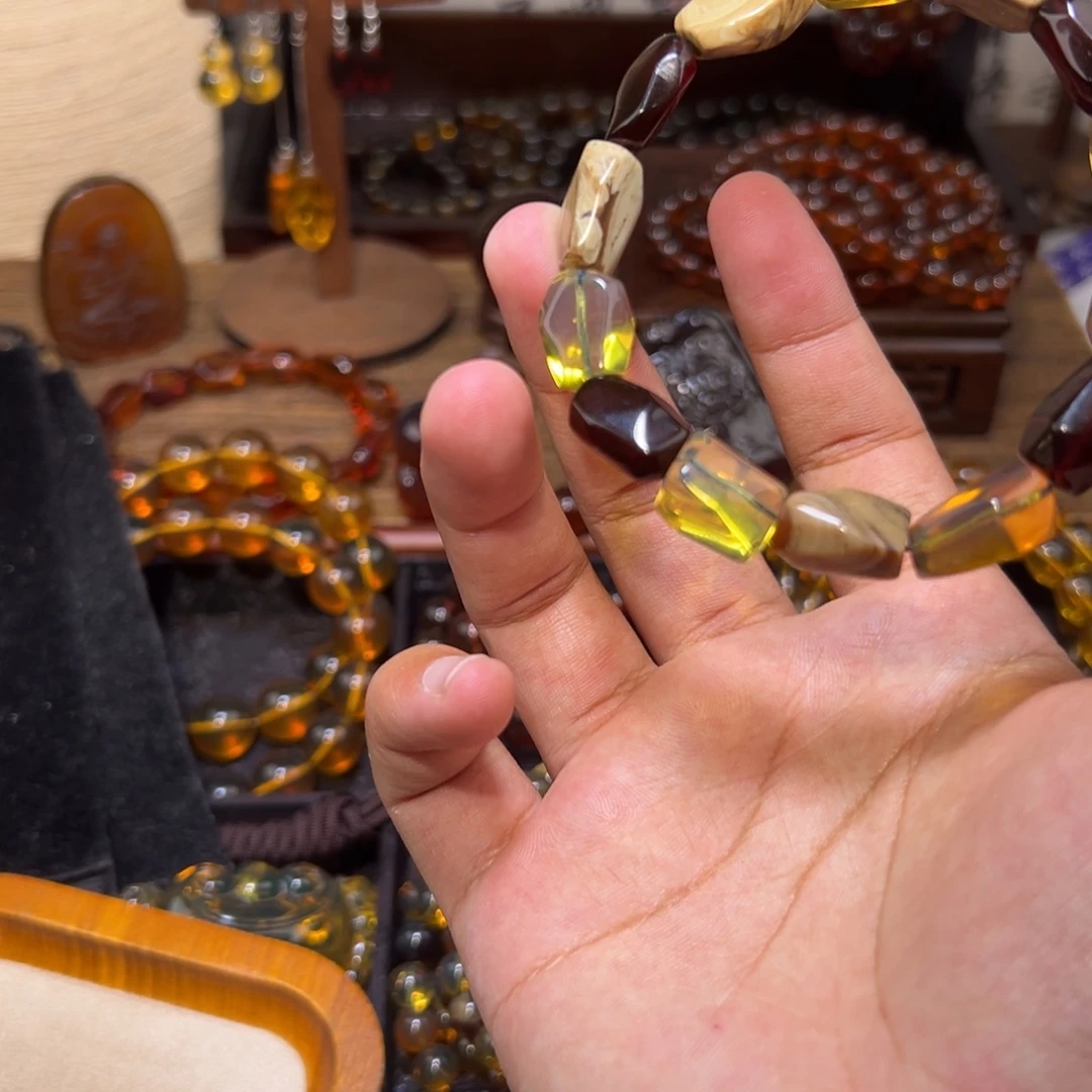 琥珀未镶嵌颈饰多宝手串