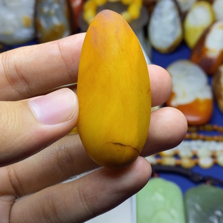 和田玉未镶嵌珠宝奇石