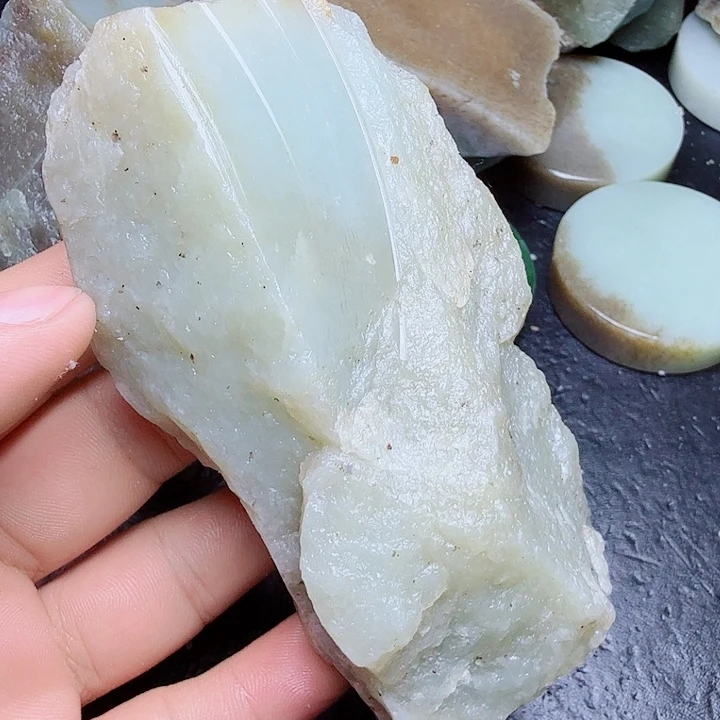 未镶嵌和田玉（糖玉）珠宝奇石