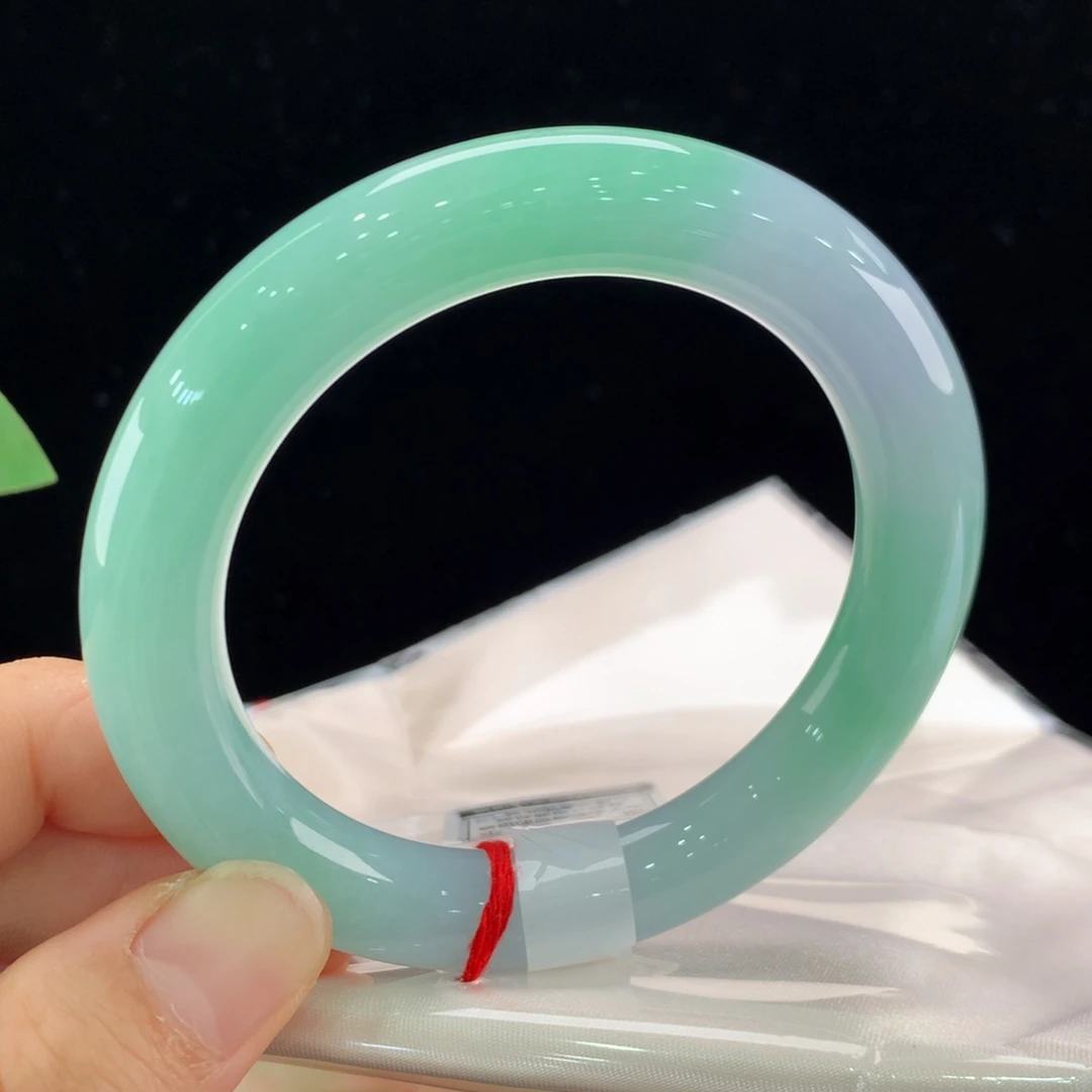 翡翠手镯未镶嵌111/1260