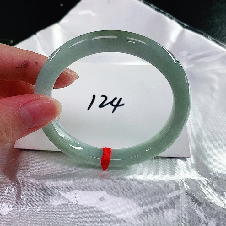 翡翠手镯未镶嵌翡翠手镯未镶嵌