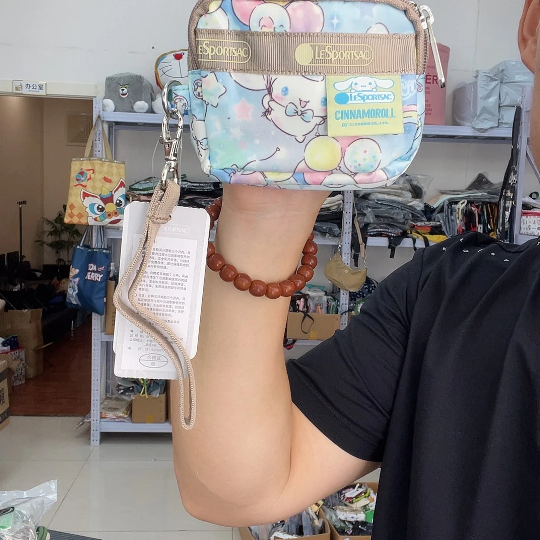 PU化妆包等产品和产品