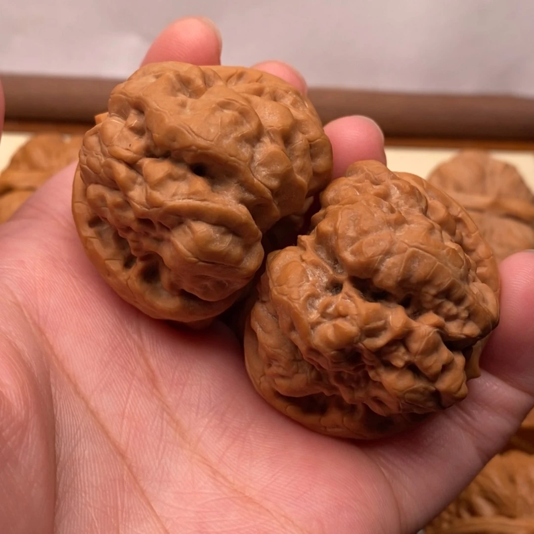 【闪购商品】把件文玩核桃边41左右