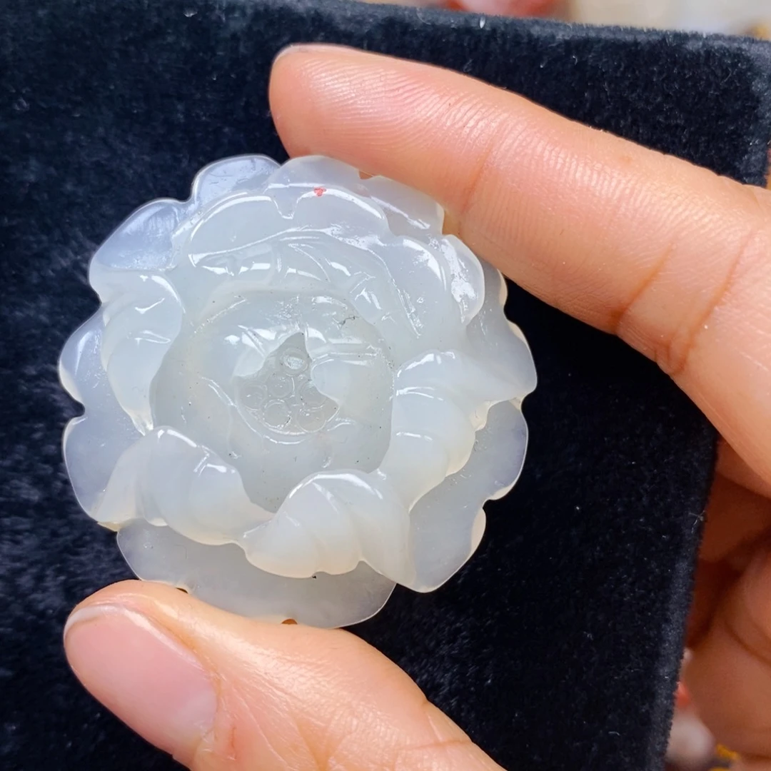 石英质玉（黄龙玉）未镶嵌颈饰
