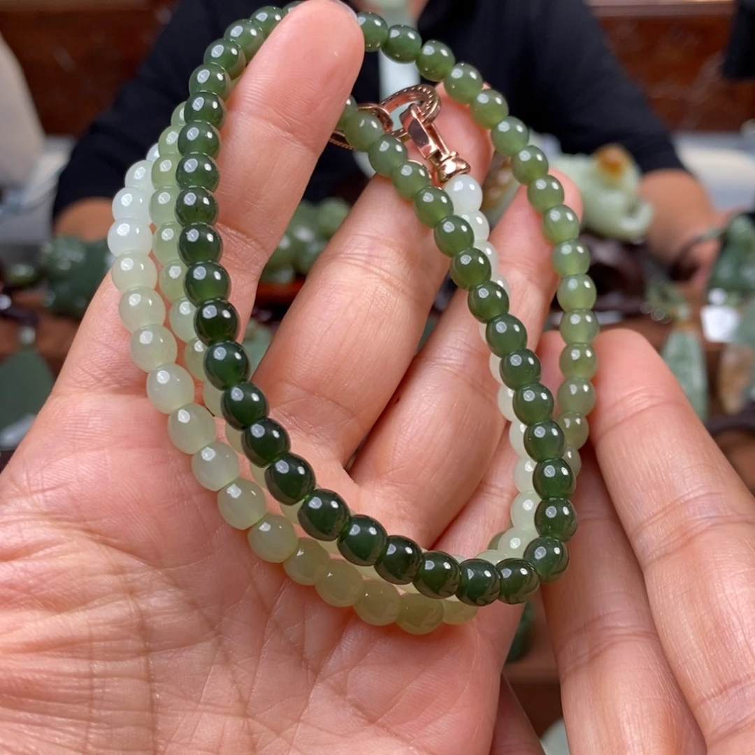 慧***渡和田玉未镶嵌颈饰