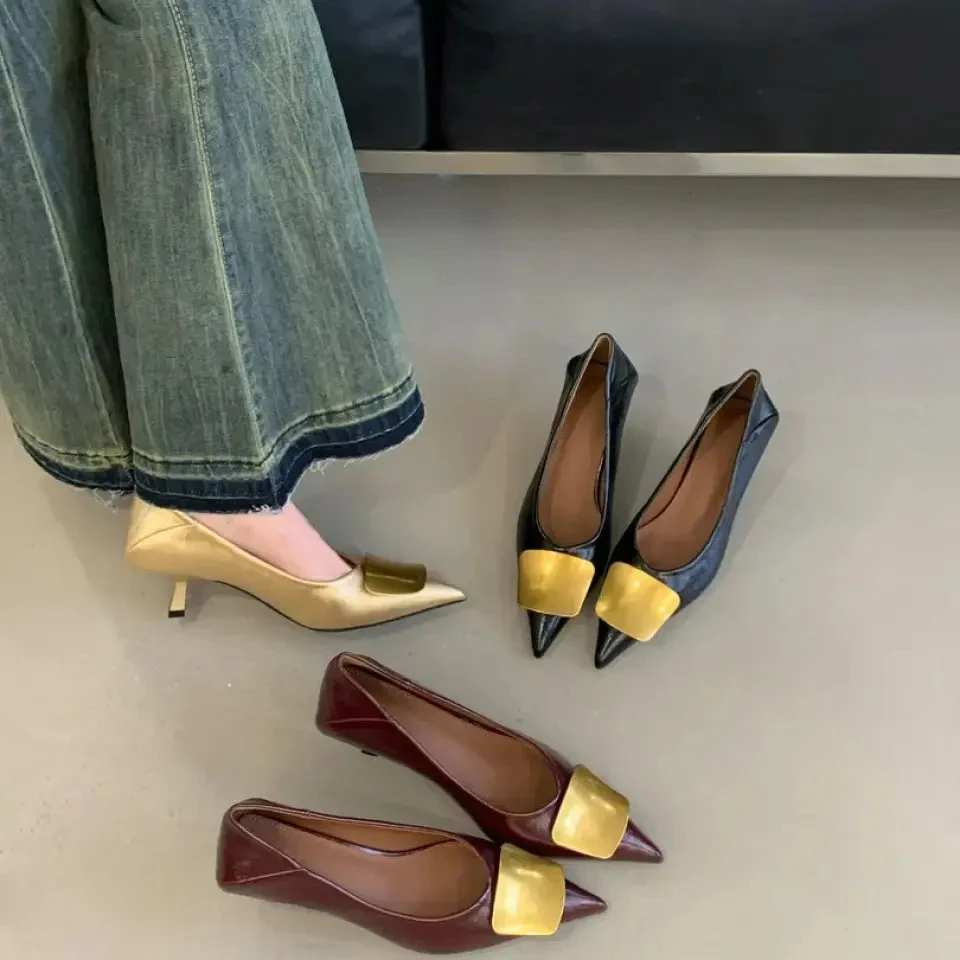 法式气质名媛御姐风金属扣尖头高跟鞋2025春夏新款小众设计感单鞋