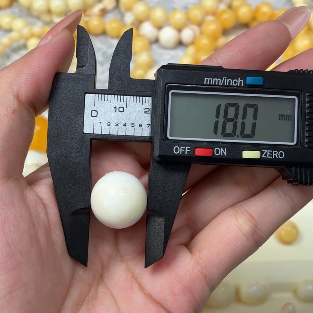 琥珀未镶嵌颈饰瓷白眼睛单珠 3.3g