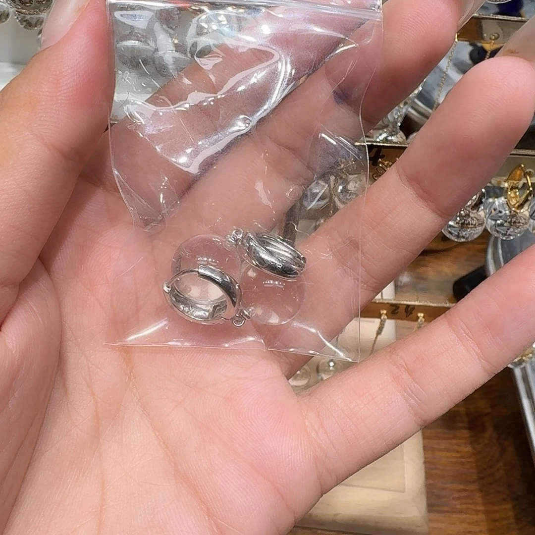 Z***i水晶手链未镶嵌耳扣
