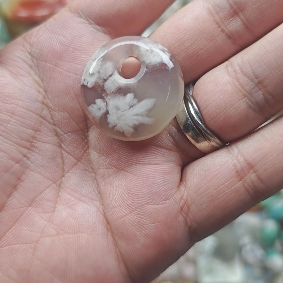 玛瑙/玉髓未镶嵌珠宝奇石