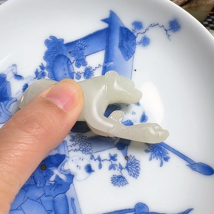 瓷片隔**雨新号开插瓷盘一个