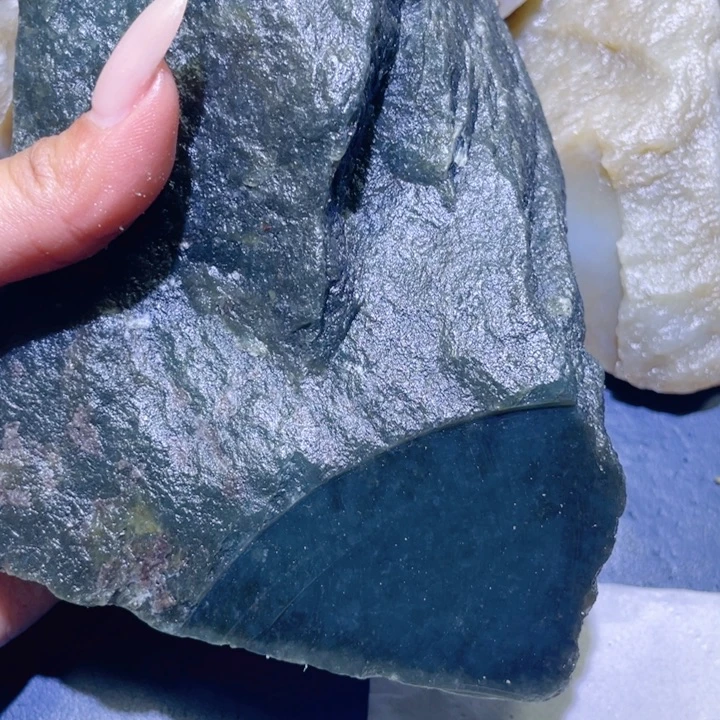 和田玉未镶嵌珠宝半成品