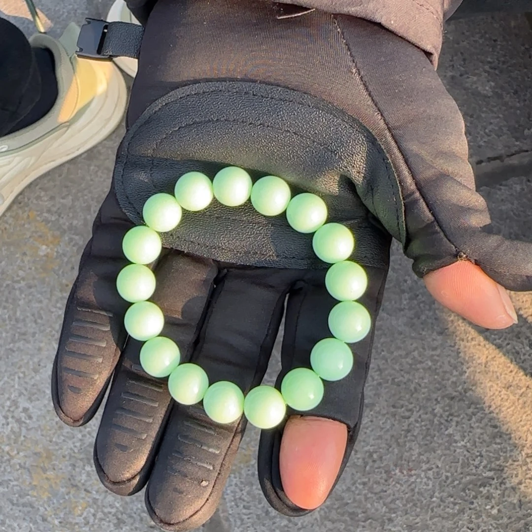 和田玉未镶嵌颈饰卡十二黑阳洞