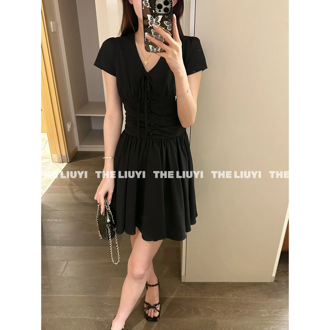 【LIUYI】韩系显瘦v领连衣裙短裙57024