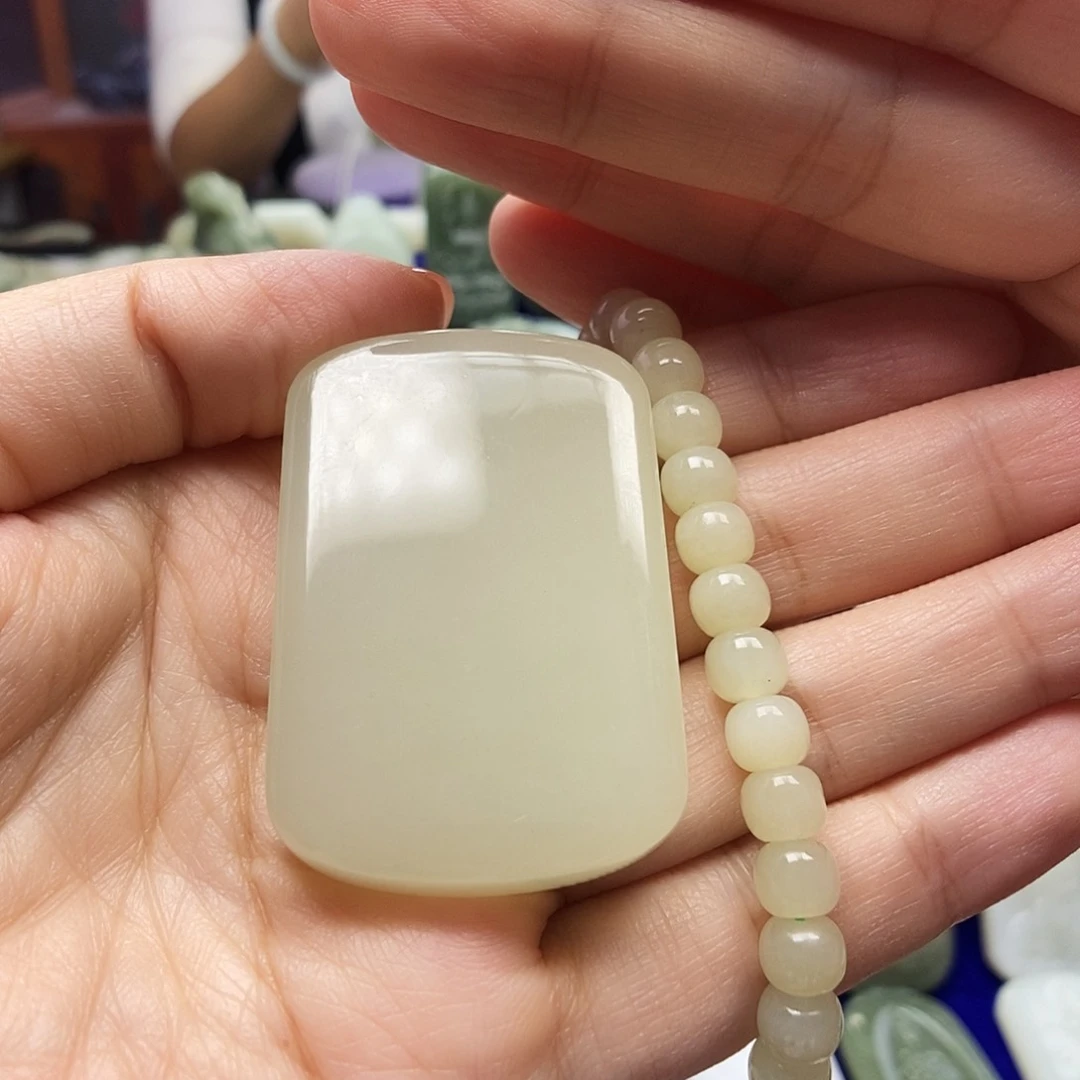 颈饰未镶嵌和田玉雨****）