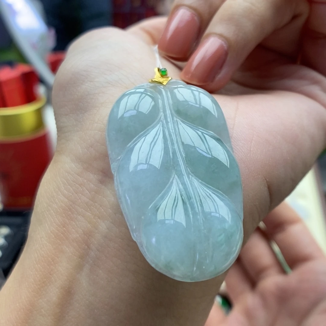 翡翠18K金镶嵌颈饰吊坠52