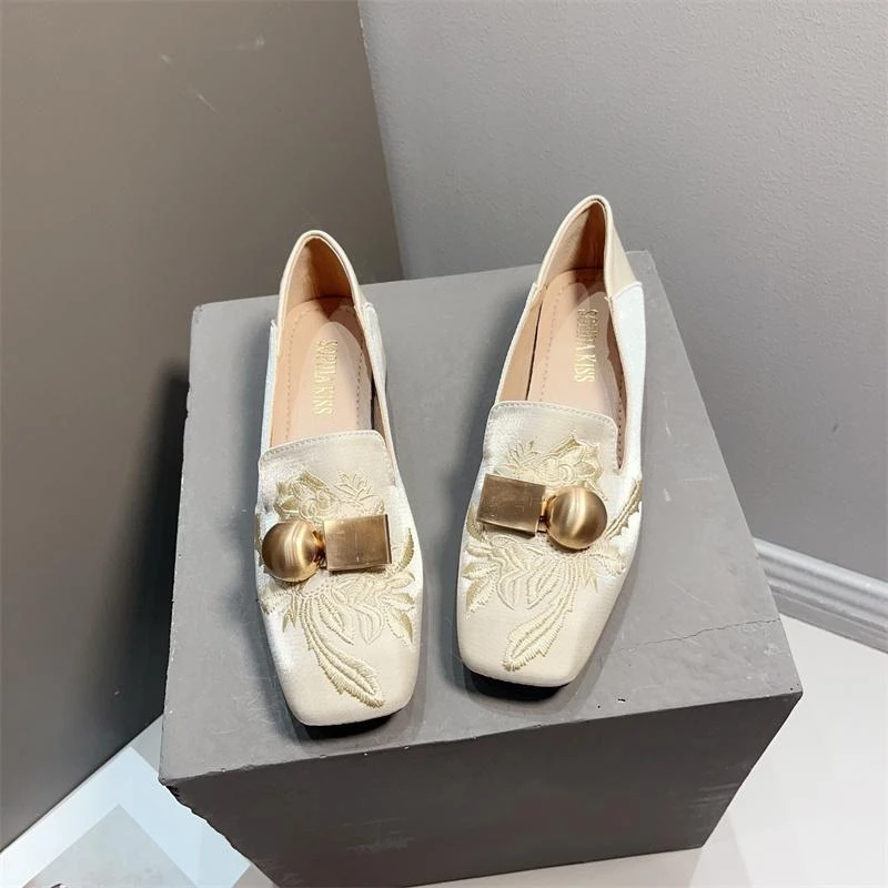 新中式国风方头鞋女中跟乐福鞋年春季新款刺绣花旗袍豆豆鞋