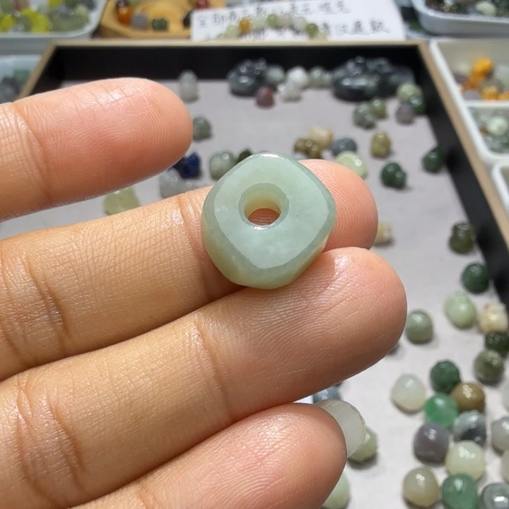 未镶嵌和田玉珠宝半成品