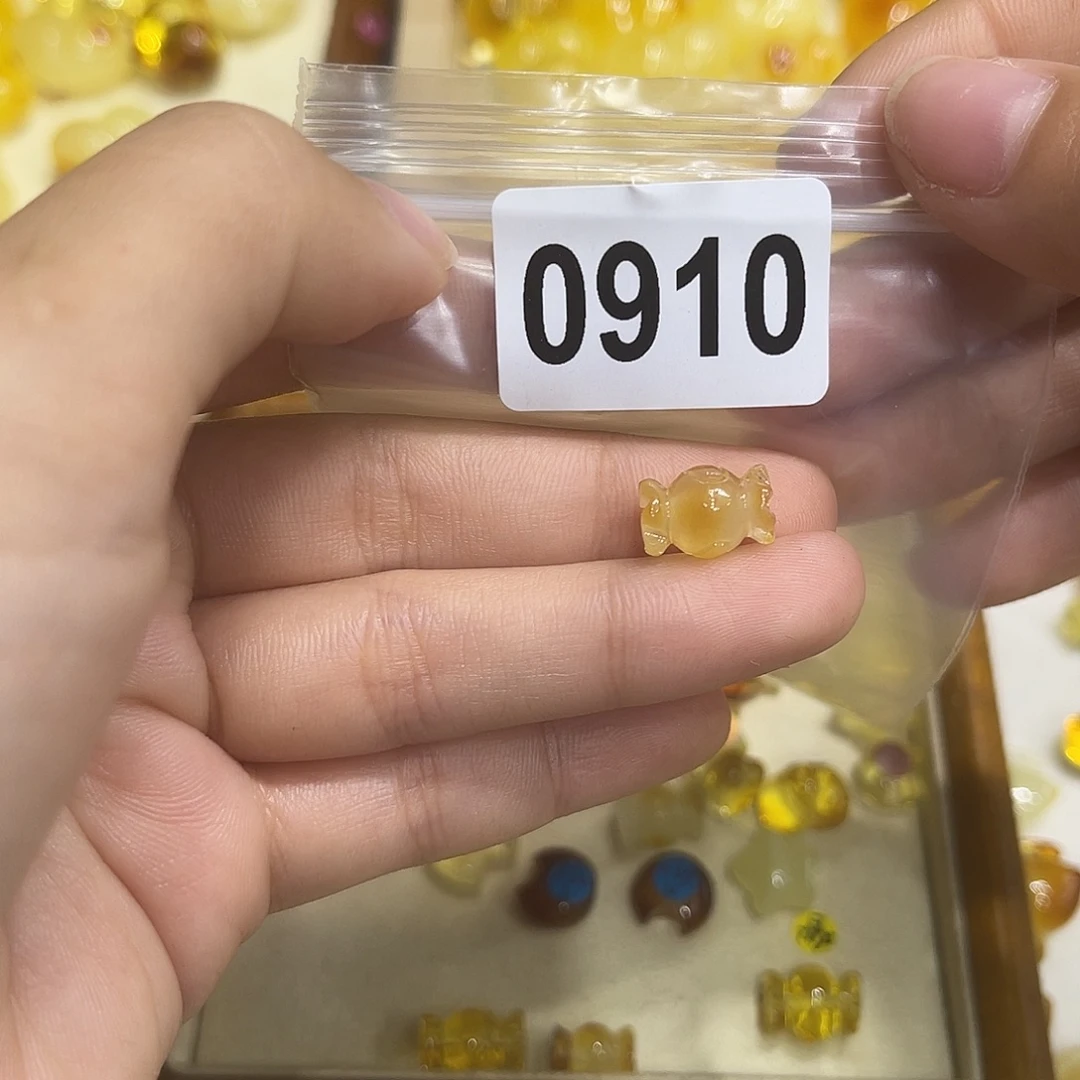 琥珀未镶嵌珠宝奇石