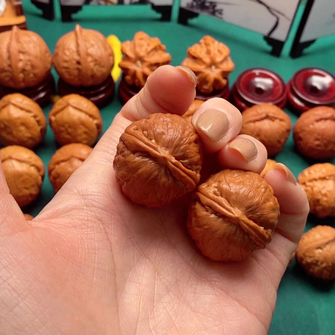 文玩核桃吊坠麒麟珠