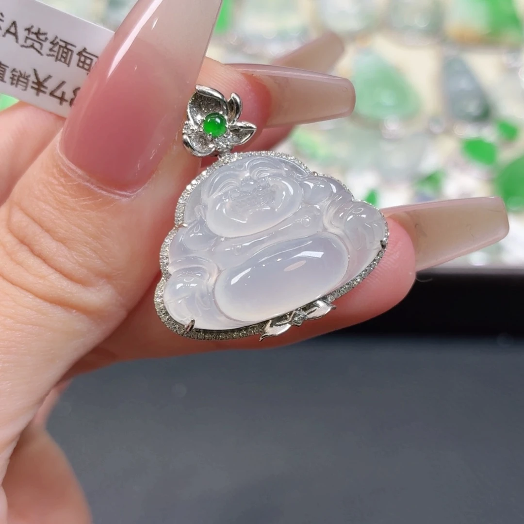 颈饰18K金镶嵌翡翠