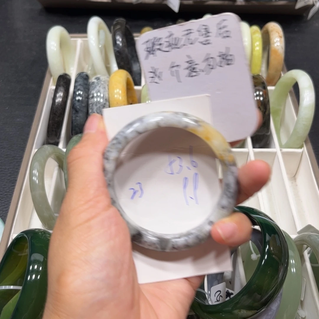 未镶嵌蛇纹石玉手镯
