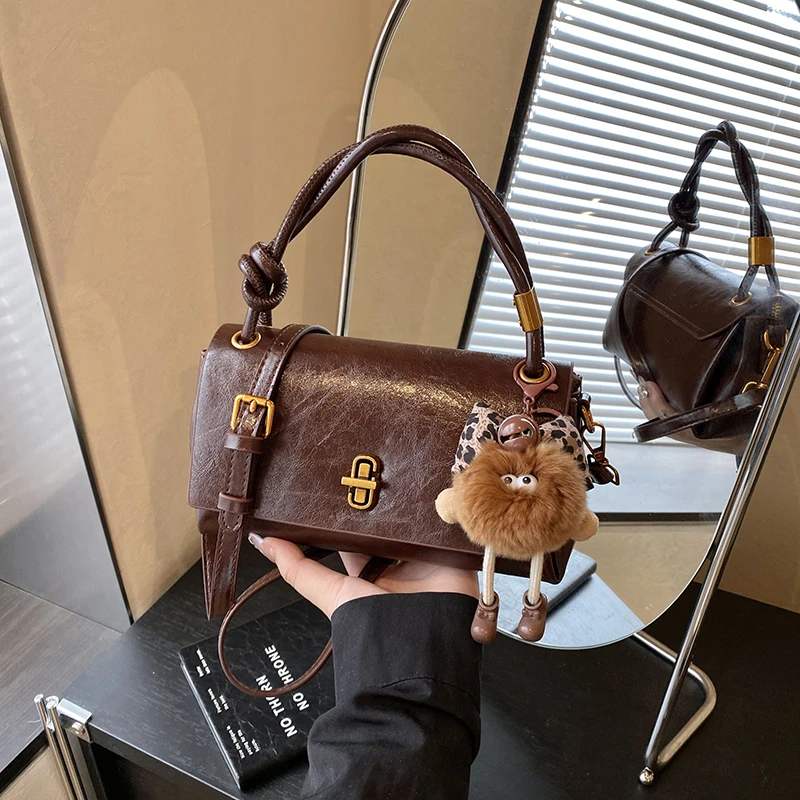 2025新款潮卡通玩偶挂件小方包包女韩版高级感时尚百搭单肩斜挎包