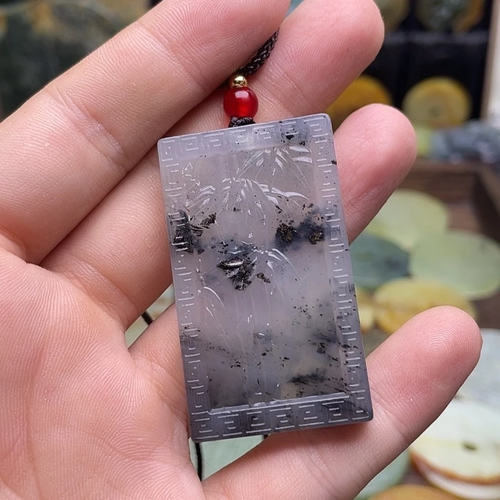 蛇纹石玉挂件合金