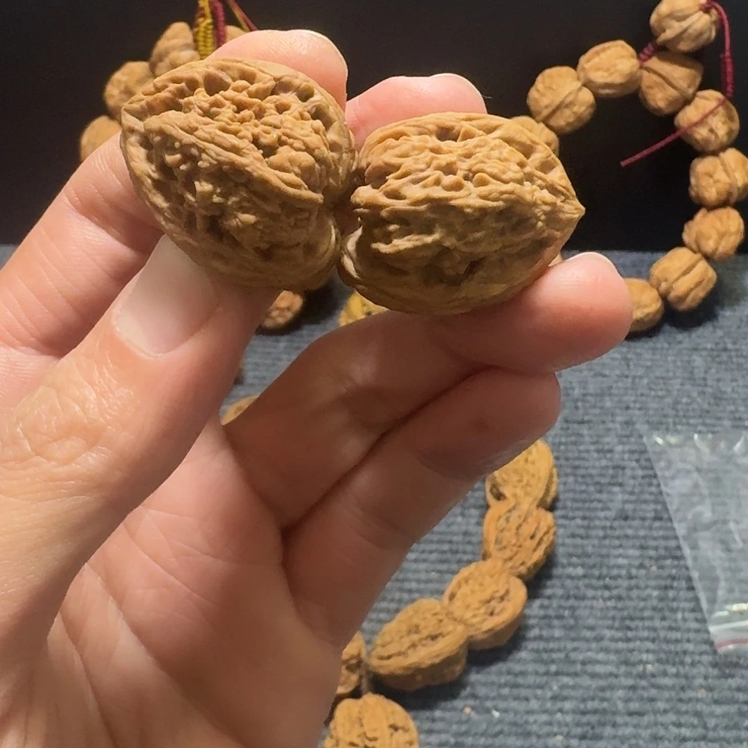 把件文玩核桃南疆石异形