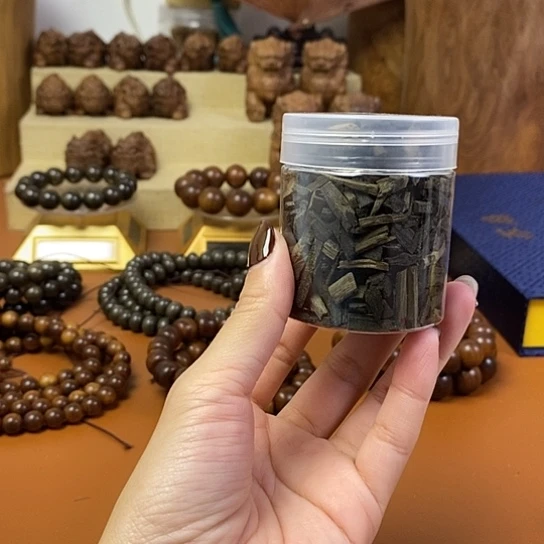 老山檀香阴沉碎料100克