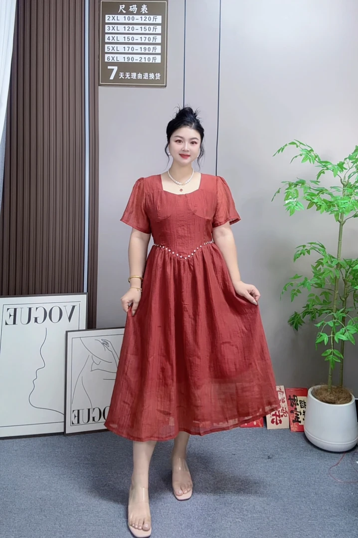 佳奇家夏季高级感法式方领镶钻宽松简约显瘦中长大码连衣裙女