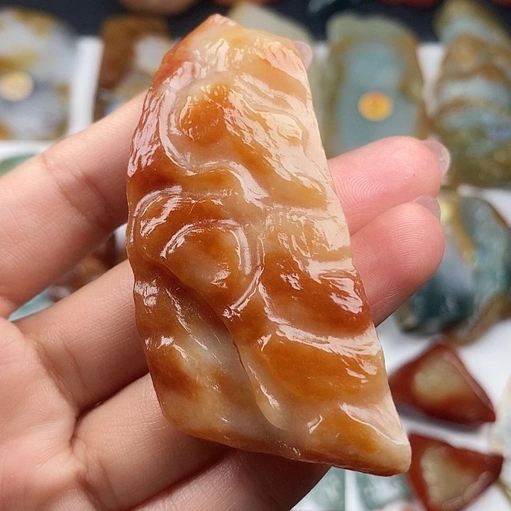 颈饰未镶嵌翡翠天然