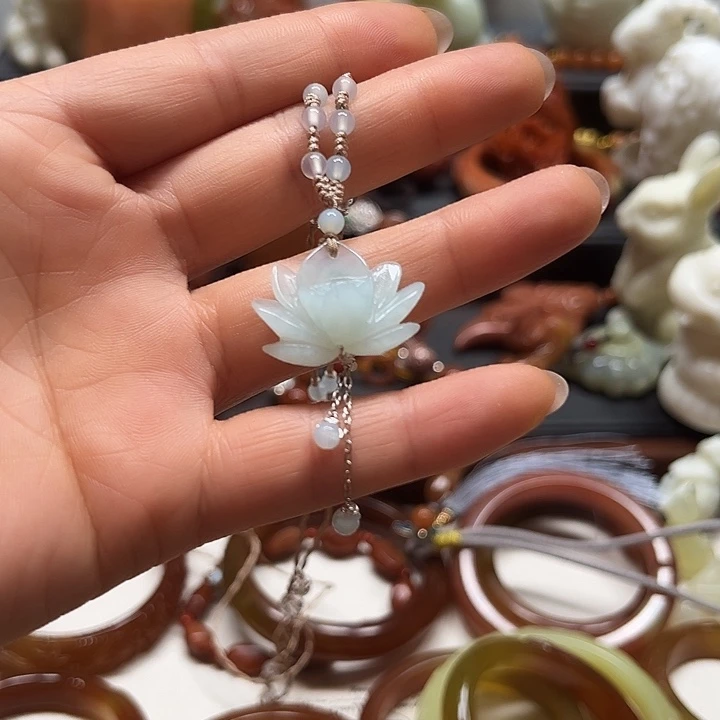 蛇纹石玉吊坠未镶嵌