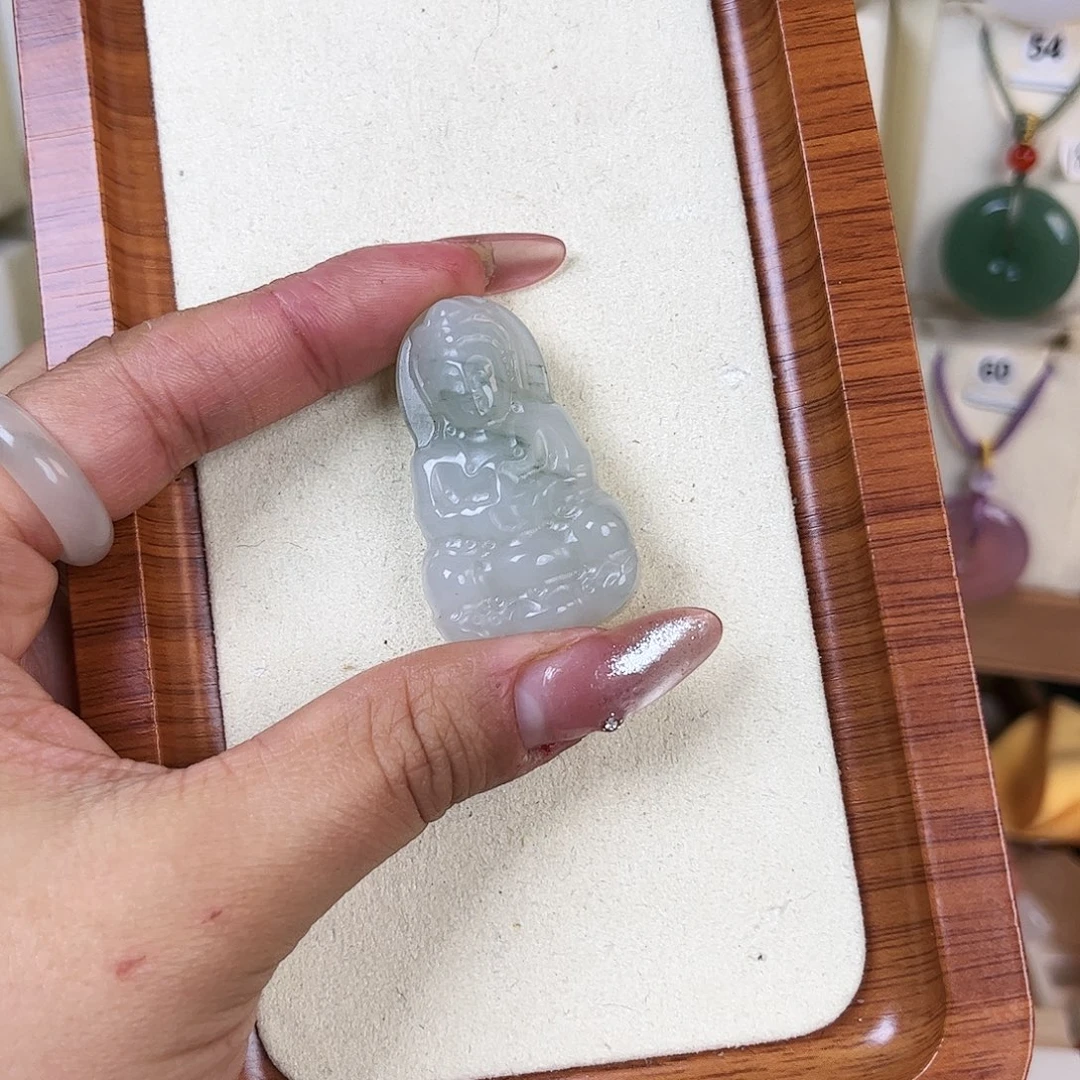 石英质玉（金丝玉）未镶嵌颈饰