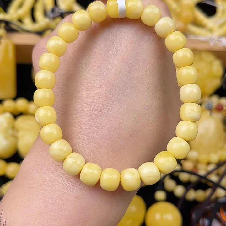 琥珀未镶嵌颈饰琥珀