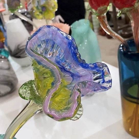 琉璃花瓶高50厘米宽6厘米